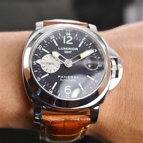 panerai luminor gmt 44|panerai luminor gmt automatic black.